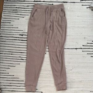 Cozy Ribbed Joggers in Taupe Alo